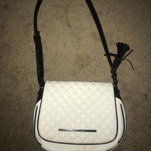 Steve Madden Quilted Messenger Bag Black&White